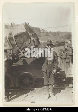 Jeune conducteur à la mine de charbon de Virginie-Occidentale Date : 1908 artiste : Lewis Wickes Hine American, 1874–1940 Banque D'Images