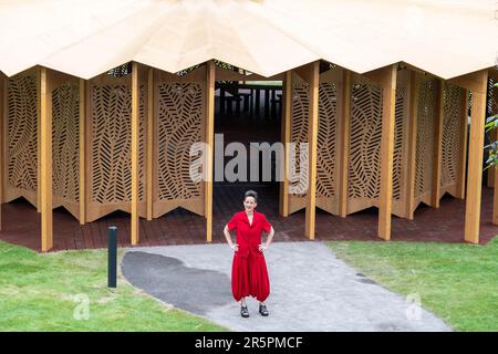 Londres, Royaume-Uni, 05th juin 2023, le pavillon Serpentine 2023 conçu par l'architecte franco-libanais Lina Ghotmeh est dévoilé au public le 9th juin 2023 à Serpentine South. Il s'agit du Pavillon de 22nd et est soutenu par Goldman Sachs pour l'année 9th., Andrew Lalchan Photography/Alamy Live News Banque D'Images