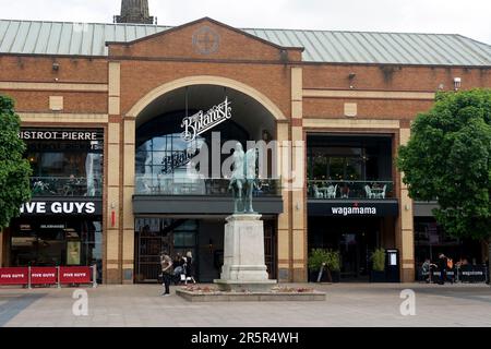 Cathédrale de Lanes et statue de Lady Godiva, Broadgate, Coventry, West Midlands, Angleterre, ROYAUME-UNI Banque D'Images