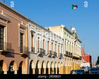 Drapeau mexicain, bâtiment du gouvernement du Palais du Gouverneur, Palacio de Gobierno, Merida, Yucatan State, Mexique Banque D'Images