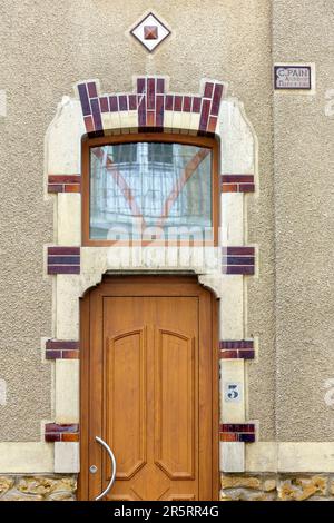 France, Meurthe et Moselle, Nancy, détail de la porte et de la façade d'une maison construite par l'architecte Cesar pain en 1912 située rue Mars de la Tour Banque D'Images