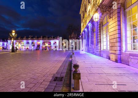 France, Meurthe et Moselle, Nancy, façade de l'Opéra et fontaine Amphitrite de Barthélemy Guibal située sur la place Stanislas (place Stanislas ancienne place royale) construite par Stanislas Leszczynski, roi de Pologne et dernier duc de Lorraine au 18e siècle, classée au patrimoine mondial de l'UNESCO Banque D'Images