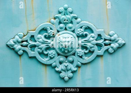 France, Meurthe et Moselle, Nancy, détail de la ferronnerie en fer forgé sur le portail d'une maison située rue Felix Faure dans le quartier thermal de Nancy Banque D'Images