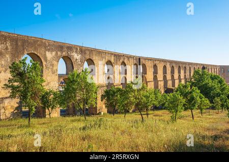 Portugal, région de l'Alentejo, Elvas, ville fortifiée de garnison (patrimoine mondial de l'UNESCO), aqueduc d'Amoreira, long de 7 km, construit à la fin du 16e et au début du 17e siècle Banque D'Images