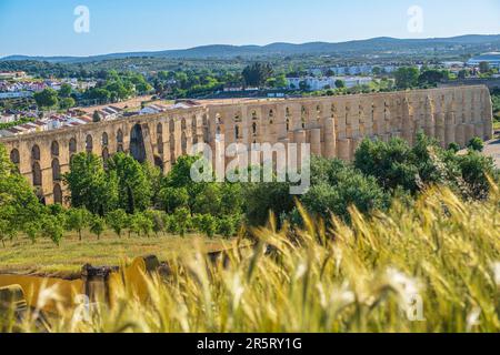 Portugal, région de l'Alentejo, Elvas, ville fortifiée de garnison (patrimoine mondial de l'UNESCO), aqueduc d'Amoreira, long de 7 km, construit à la fin du 16e et au début du 17e siècle Banque D'Images