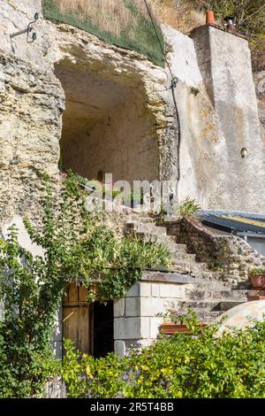 France, Indre et Loire, vallée de la Loire classée au patrimoine mondial de l'UNESCO, Amboise, cave et maison troglodyte rue Victor Hugo Banque D'Images