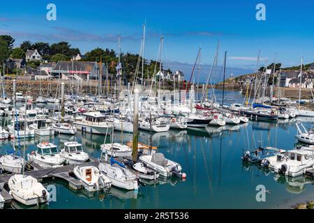 France, Côtes d'Armor, Port du Dahouet ou Port de Pléneuf val Andre, Bateaux dans le port Banque D'Images