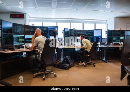 UTRECHT - le lieu de contingence d'Amsterdam dans le ProRail Operational Control Center Rail (OCCR) à Utrecht. Les employés de ProRail, NS, NS Maintenance and Service, Strukton, VolkerRail et BAM Rail, entre autres, surveillent le réseau ferroviaire à partir de ce centre national de contrôle. ANP JEROEN JUMELET pays-bas sortie - belgique sortie Banque D'Images