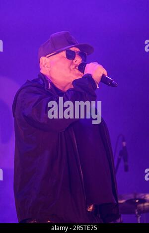 Shaun Ryder en compagnie des Happy Mondays au Wychwood Festival, Cheltenham, Royaume-Uni. 2 juin 2023 Banque D'Images