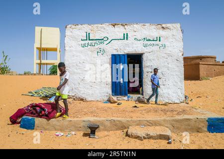 Mauritanie, région d'Adrar, Entkemkemt, magasin local Banque D'Images