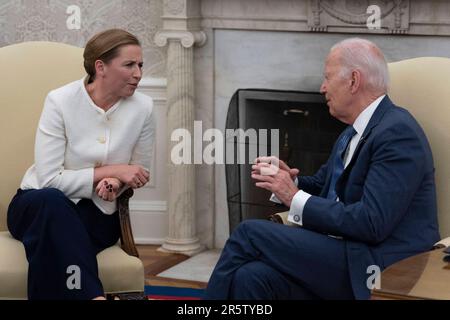 Washington, États-Unis. 05th juin 2023. Le président des États-Unis Joe Biden rencontre le Premier ministre danois, Mme Frederiksen, dans le bureau ovale de la Maison Blanche à Washington, DC, 5 juin 2023.Credit: Chris Kleponis/Pool via CNP Credit: Abaca Press/Alay Live News Banque D'Images
