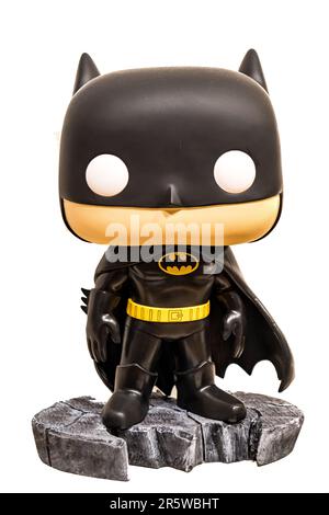 Grand funko pop figure du personnage batman, des bandes dessinées du groupe DC isolé sur fond blanc. Banque D'Images