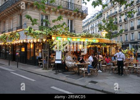 Paris, rue de Rennes, café // Paris, rue de Rennes, café Banque D'Images