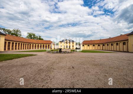 Orangerie du château du Belvédère près de Weimar Thuringe Allemagne. C'est une élégante résidence d'été datant du 18th siècle. Vue depuis le parc du château. Banque D'Images