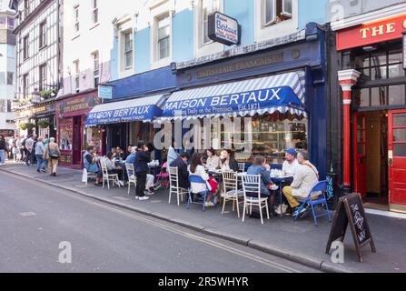 Michele Wade Maison Bertaux pâtisserie française et salons de thé sur Greek Street, Soho, Londres, W1, Angleterre, ROYAUME-UNI Banque D'Images