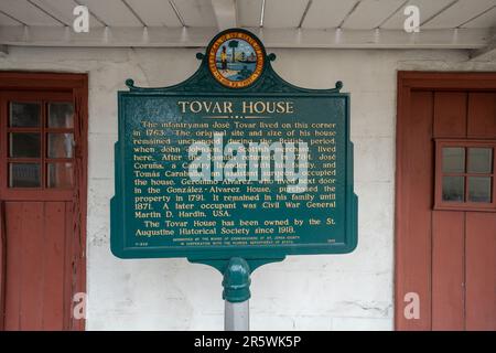 St. Augustine, Floride - 31 décembre 2022: Marqueur historique et plaque pour l'attraction touristique de la maison de Tovar Banque D'Images