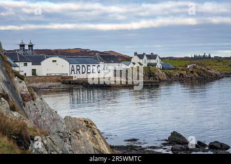 La distillerie d'Ardbeg, Isle of Islay, Hébrides intérieures, Ecosse, Royaume-Uni Banque D'Images