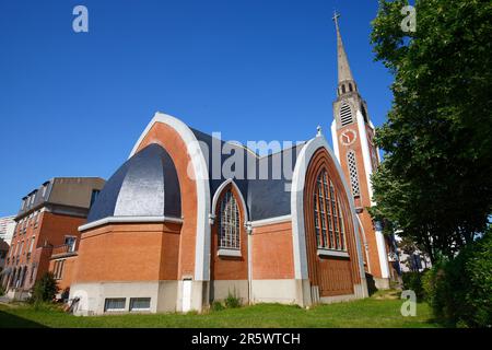 Saint-Stanislas-des-Blagis est une église construite de 1934 à 1936. Le projet est situé à Fontenay-aux-Roses, dans la région des hauts-de-Seine. Franc Banque D'Images