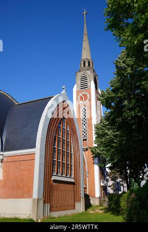Saint-Stanislas-des-Blagis est une église construite de 1934 à 1936. Le projet est situé à Fontenay-aux-Roses, dans la région des hauts-de-Seine. Franc Banque D'Images