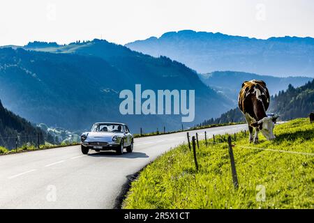 11 Mallie NAQUET, Yannick BURGAT, Ferrari 330 GTC 1966, pendant le Rallye des Princesses Richard mille de 3 juin à 8, 2023 entre Paris et Nice, France - photo Marc de Mattia/DPPI crédit: DPPI Media/Alamy Live News Banque D'Images