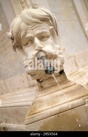 Détail de la fontaine sur la place de l'Hôtel de ville Aix en Provence France Banque D'Images