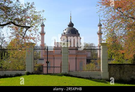 Schwetzingen, au printemps, Mosquée dans le jardin du palais de Schwetzingen, Mosquée rouge, jardin turc Banque D'Images