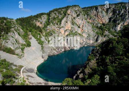 Blue Lake, Imotski, Comté de Split-Dalmatie, Croatie, Modro Jezero Banque D'Images