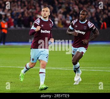 Photo du dossier datée du 08-09-2022, de Jarrod Bowen célébrant la notation contre la FCSB. Ils sont tombés derrière la FCSB à la maison lors de leur premier match, mais les buts de Bowen, Emerson Palmieri et Antonio ont remporté une victoire de 3-1 et le côté de David Moyes a continué à se fraiche dans les phases de knock out avec six victoires sur six. Date de publication : mardi 6 juin 2023. Banque D'Images