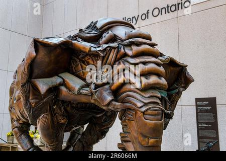 Sculpture Couch Monster par Brian Jungen à Toronto, Canada Banque D'Images