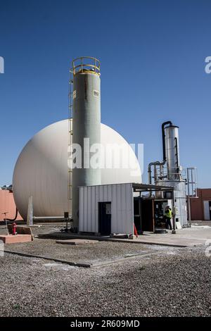 Gestion des eaux usées : digesteurs anaérobies à l'usine de Waterleau, Marrakech Banque D'Images