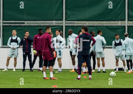 Prague, République tchèque. 06th juin 2023. Les joueurs de West Ham United vus lors d'une dernière session d'entraînement avant la finale de l'UEFA Europa Conference League entre Fiorentina et West Ham United à Fortuna Arena à Prague. Ici, la formation se déroule au stade Strahov crédit: Gonzales photo/Alamy Live News Banque D'Images