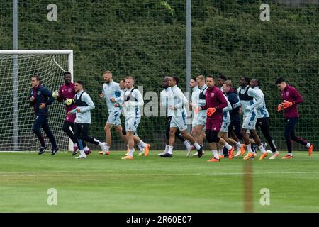 Prague, République tchèque. 06th juin 2023. Les joueurs de West Ham United vus lors d'une dernière session d'entraînement avant la finale de l'UEFA Europa Conference League entre Fiorentina et West Ham United à Fortuna Arena à Prague. Ici, la formation se déroule au stade Strahov crédit: Gonzales photo/Alamy Live News Banque D'Images