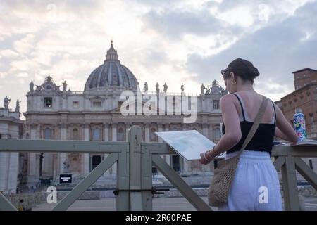 Rome, Italie. 05th juin 2023. Les filles peint à St. Place Peter à Rome (photo de Matteo Nardone/Pacific Press/Sipa USA) crédit: SIPA USA/Alay Live News Banque D'Images
