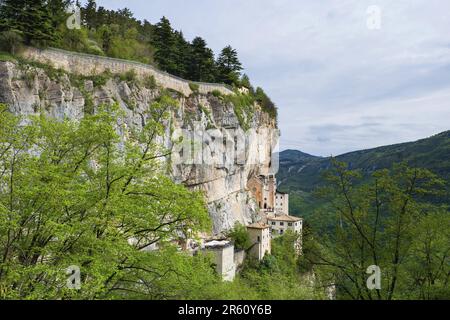 Sanctuaire de notre-Dame de la Couronne, quartier de Spiazzi, Caprino Veronese, Vénétie, Italie, Europe Banque D'Images