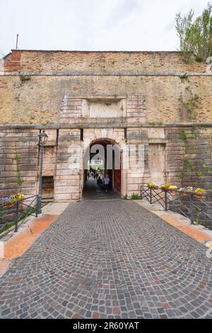 Pont Porta Brescia, Peschiera del Garda, Vénétie, Italie, Europe Banque D'Images