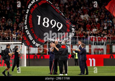 Milan, Italie. 04th juin 2023. Italie, Milan, juin 3 2023: Zlatan Ibrahimovic (AC Milan Striker) adieu à la fin du jeu de football AC Milan vs Hellas Verona, Serie A Tim 2022-2023 day38 San Siro Stadium (photo de Fabrizio Andrea Bertani/Pacific Press) crédit: Pacific Press Media production Corp./Alay Live News Banque D'Images