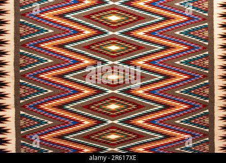 Tissu textile Navajo natif d'Amérique, Arizona, États-Unis. Banque D'Images