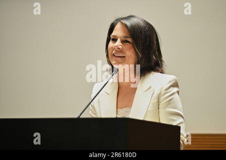 Brasilia, Brésil. 06th juin 2023. Annalena Baerbock (Bündnis 90/Die Grünen), ministre fédérale des Affaires étrangères, s'exprime à la FGV (Fundacao Getulio Vargas), l'un des groupes de réflexion les plus importants d'Amérique latine. FGV est une université d'administration, d'économie et de droit. Avec une population d'environ 215 millions d'habitants, le Brésil est le plus important partenaire commercial de l'Allemagne en Amérique du Sud. Baerbock a offert au Brésil la coopération entre les démocraties à la lumière des tentatives de la Chine d'influencer le pays et la guerre russe en Ukraine. Credit: Annette Riedl/dpa/Alay Live News Banque D'Images