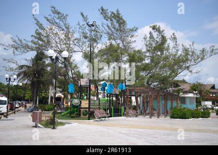 Centre Plaza jardin principal Puerto Morelos Yucatan Mexique Banque D'Images