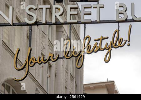 3D affiche votre style de vie suspendu sur Fashion Street Banque D'Images