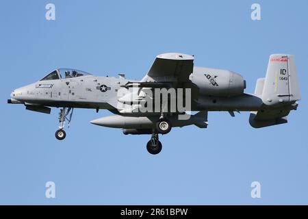 78-0643, a Fairchild Republic A-10C Thunderbolt II (ou Warthog) exploité par l'escadron de chasseurs 190th 'Shoull Bangers' de l'aile de chasseurs 125th de l'Idaho Air National Guard, United States Air Force, arrivant à l'aéroport international de Prestwick à Ayrshire. L'avion était l'un des six avions A-10Cs qui traversaient Prestwick pour participer à l'exercice Air Defender 2023 en Allemagne. Banque D'Images