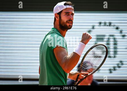 Paris, France. 06th juin 2023. Karen KHACHANOV de Russie célèbre son point pendant la dixième journée de Roland-Garros 2023, tournoi de tennis Grand Slam, sur 06 juin 2023 au stade Roland-Garros à Paris, France - photo Matthieu Mirville/DPPI crédit: DPPI Media/Alay Live News Banque D'Images