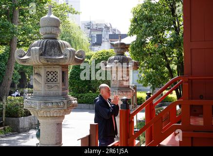ASAKUSA ET SON TEMPLE SENSO-JI TOKYO Banque D'Images