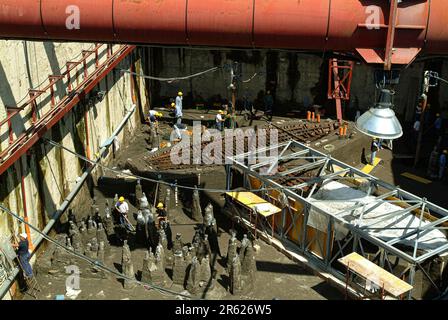 Italie Campanie Neaples l'ancien port de Neapolis pendant les travaux d'excavation pour un nouveau métro à Naples. 2004 Banque D'Images