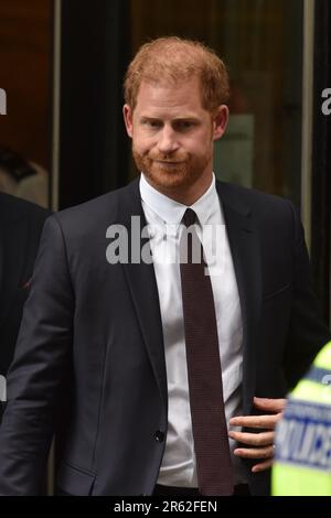 Londres, Angleterre, Royaume-Uni. 6th juin 2023. Le prince HARRY, duc de Sussex, quitte le Rolls Building à la High court de Londres où il a témoigné contre Mirror Group Newspapers dans l'affaire de piratage téléphonique. (Credit image: © Thomas Krych/ZUMA Press Wire) USAGE ÉDITORIAL SEULEMENT! Non destiné À un usage commercial ! Banque D'Images