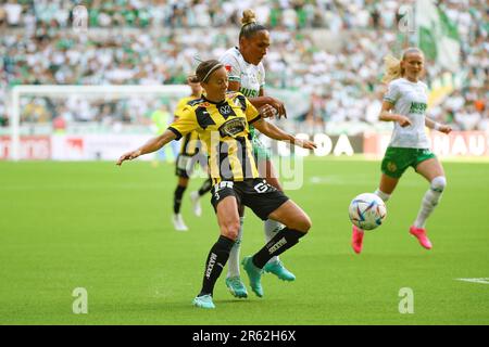 Aivi Luik (3 Hacken) dans un duel avec Madelen Janogy (9 Hammarby) dans la finale de la coupe suédoise sur 6 juin 2023 entre Hammarby IF et BK Hacken à l'arène Tele2 à Stockholm, Suède Mia Eriksson (Mia Eriksson/SPP) crédit: SPP Sport Press photo. /Alamy Live News Banque D'Images