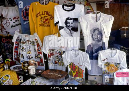 Souvenirs dans la fenêtre du magasin sur Hollywood Blvd vers les années 1970 Banque D'Images