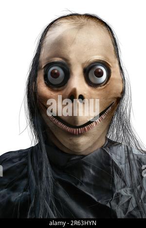 Effrayant momo isolé sur fond blanc. Visage effrayant pour la décoration d'Halloween Banque D'Images