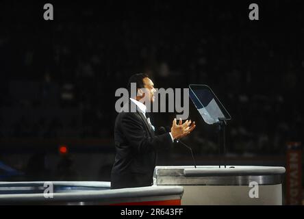 NEW YORK, NY - le 14 JUILLET 1992 le révérend Jesse Jackson prononce son discours devant les délégués à la convention de nomination nationale démocratique à Madison Square Garden. Banque D'Images