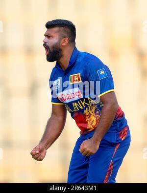 Hambantota, Sri Lanka. 07th juin 2023. Le Lahiru Kumara du Sri Lanka célèbre après avoir pris le cricket de Rahmanullah Gurbaz en Afghanistan lors du match de cricket de l'ODI 3rd entre le Sri Lanka et l'Afghanistan au stade international de cricket Mahinda Rajapaksa à Hambantota le 07th juin 2023. Viraj Kothalwala/Alamy Live News Banque D'Images